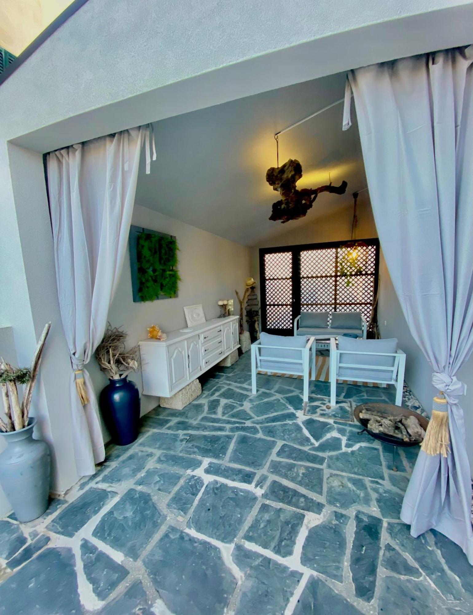 On The Way - Mindelo Beach/Guest House Exterior photo
